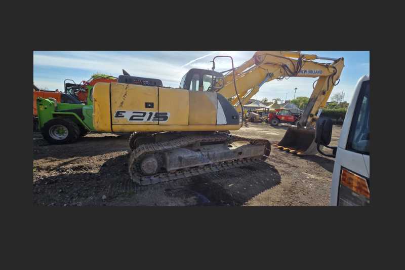 OmecoHub - Immagine NEW HOLLAND E215